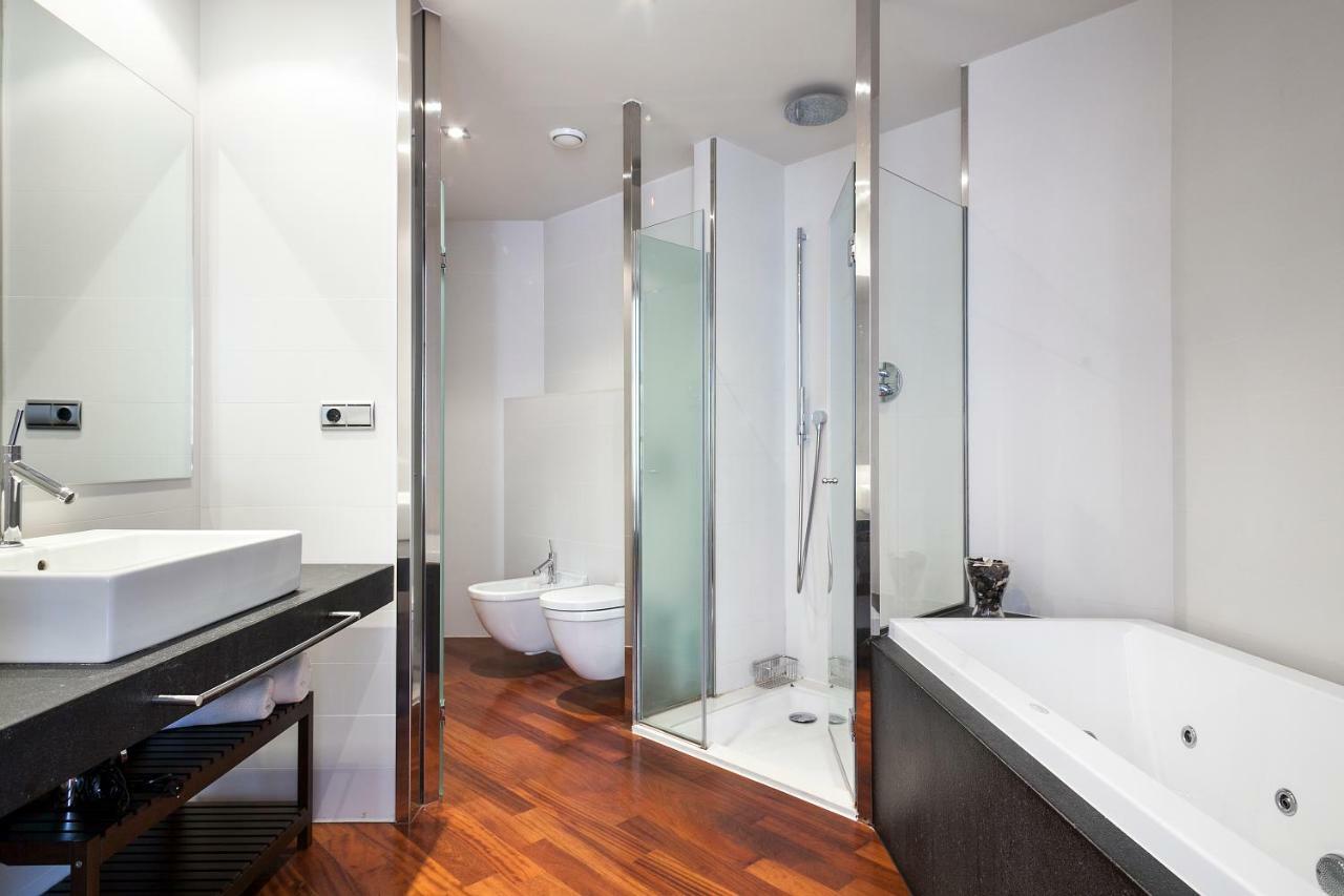 Uma Suites Passeig De Gracia 16 Barcelona Eksteriør bilde